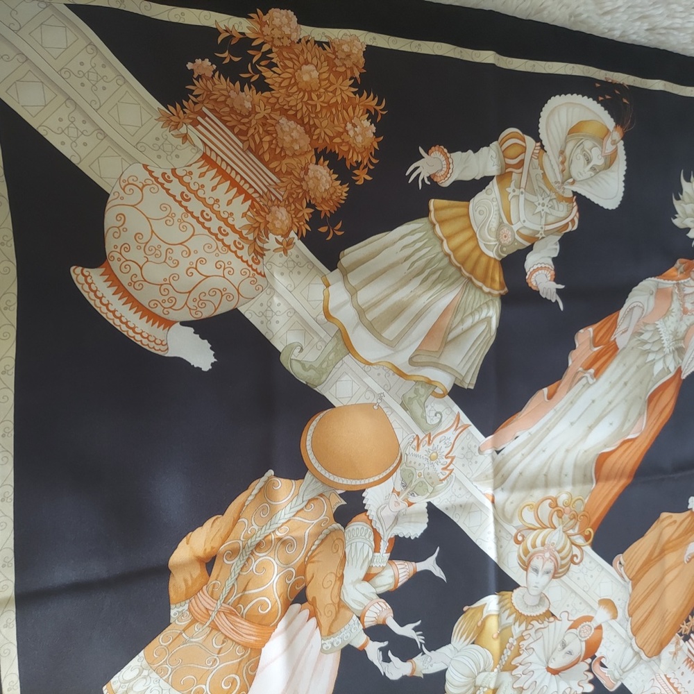 Ferragamo Silk Scarf, 34" sq., blk, gold,orange, NIB - Picture 3 of 4